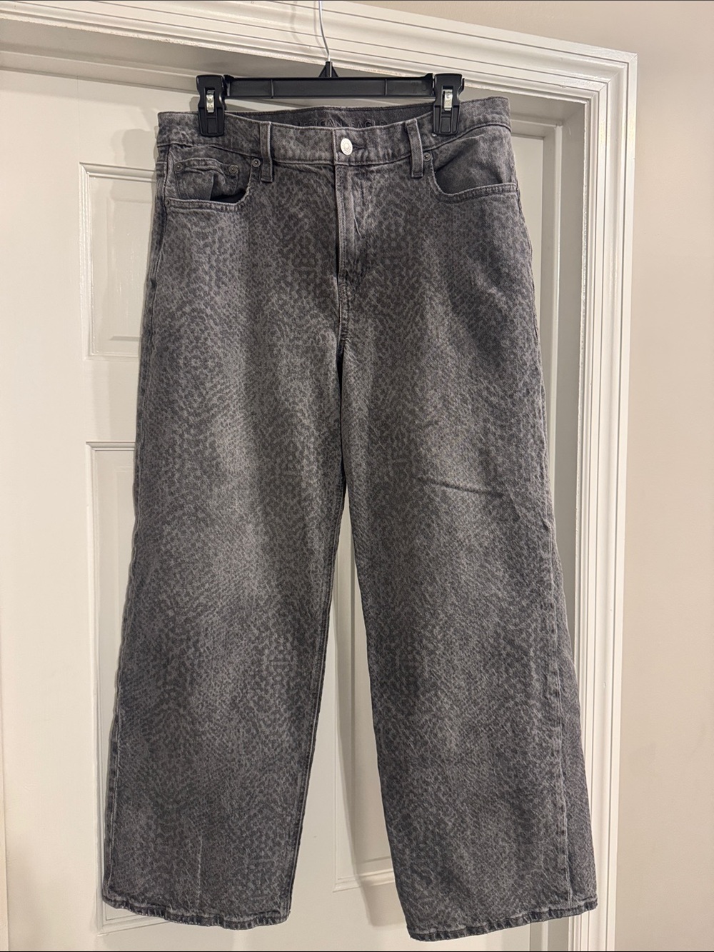 American Eagle Women’s Grey/subtle snake pattern Patterned Wide-Leg Jeans